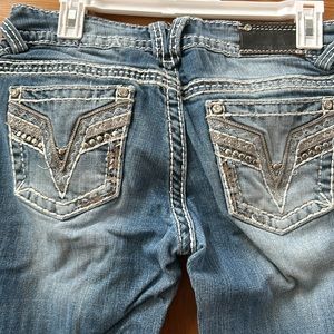 Vigoss women’s bootcut jeans, 7/8 33 length.
